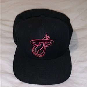 MIAMI HEAT ADIDAS HAT *SNAPBACK*